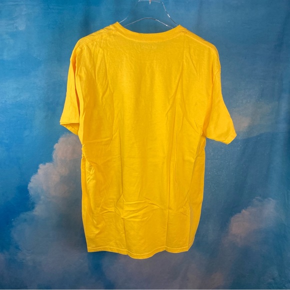YELLOW SHORT SLEEVE SUN FADED T SHIRT - SZ L
VERY GOOD CONDITION - Picture 2 of 3